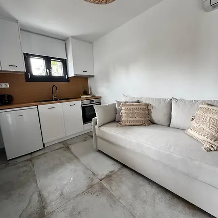 Apartament Byblos Cycladic House *